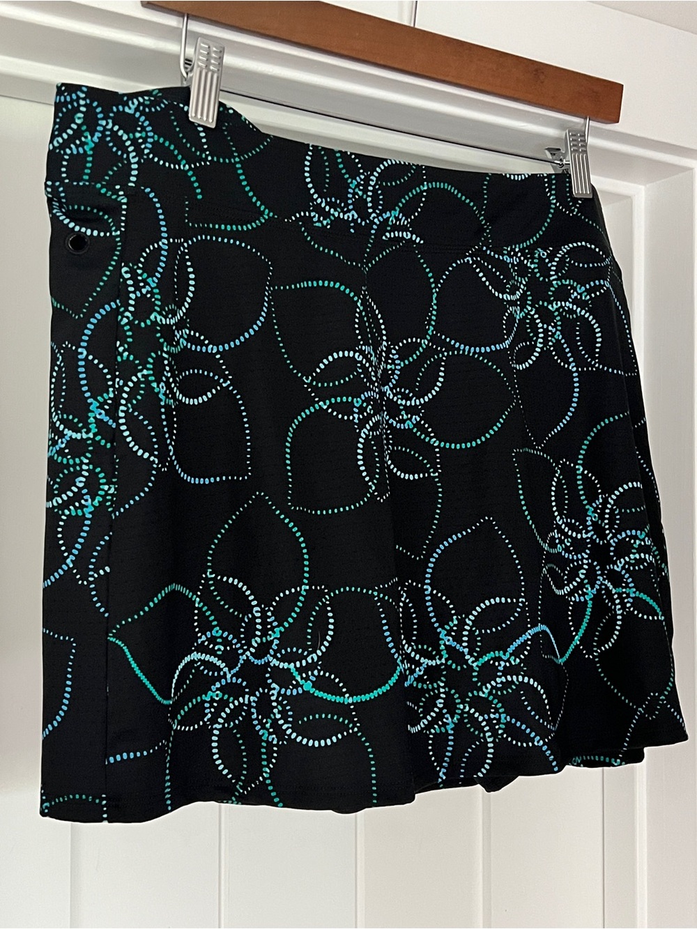 L.L.Bean Navy and Green Floral Skort with UV Protection - Picture 5 of 7
